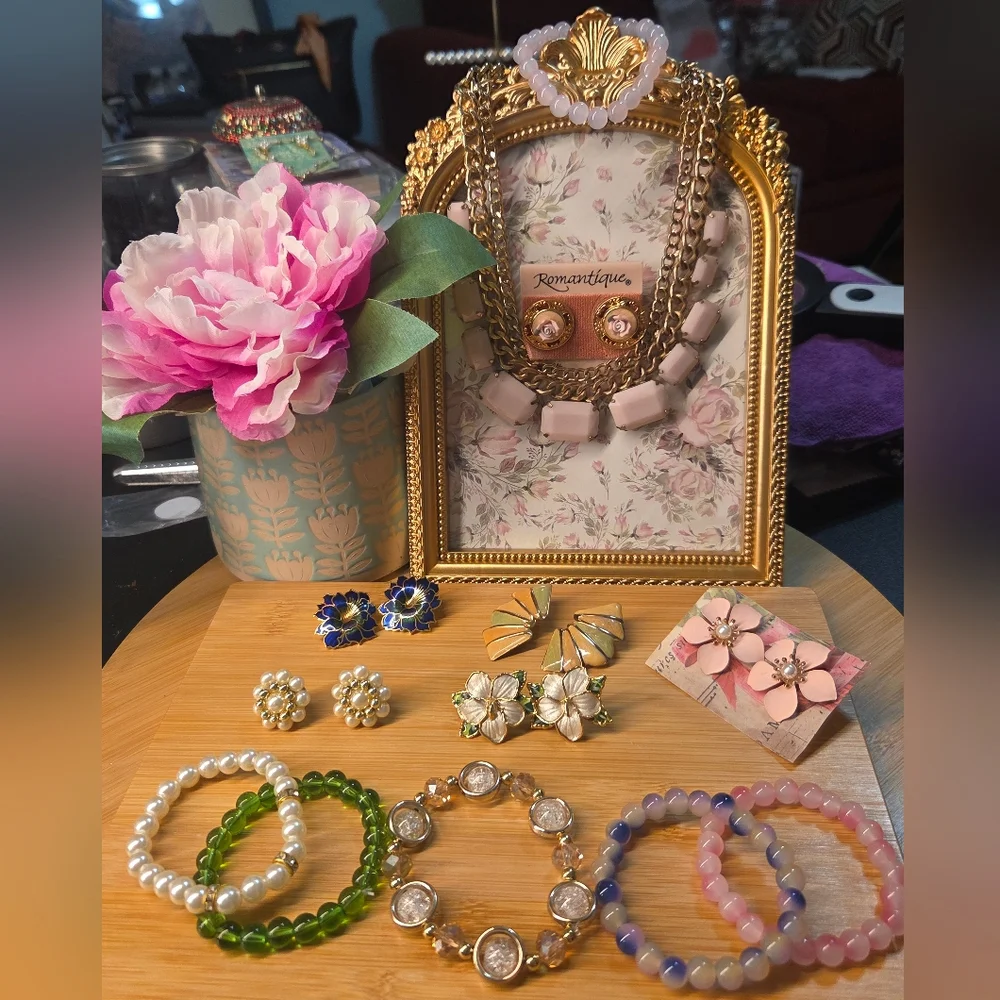 Bundle Lot Set with 13 Jewelry Pieces | Vintage & Modern - Picture 1 of 14